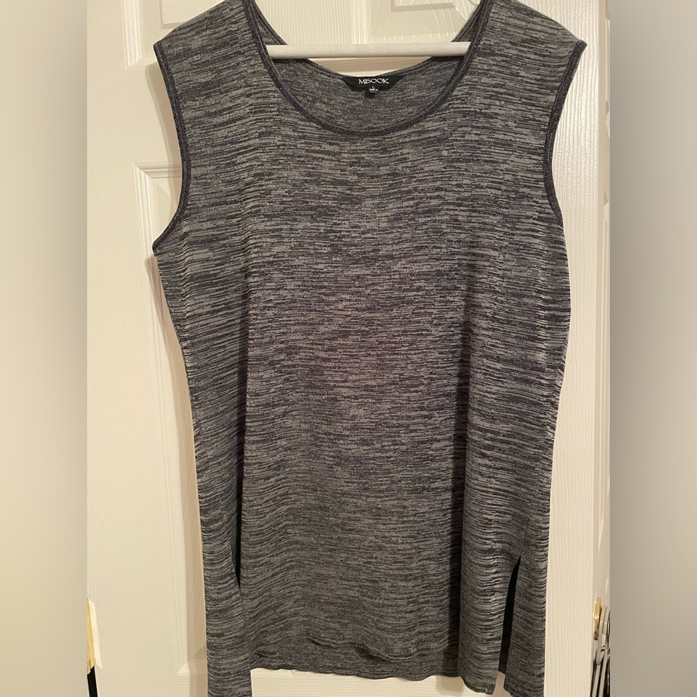 Misook tank size large